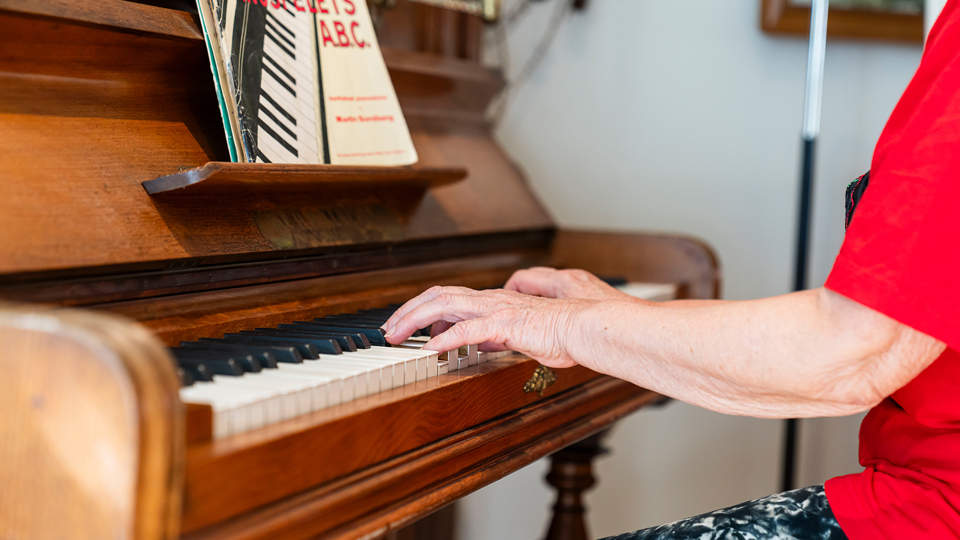 Närbild på piano, foto.